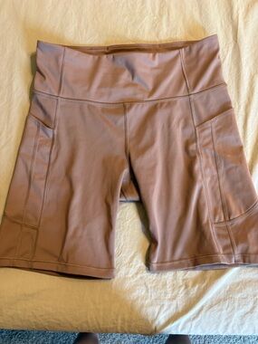 Athleta 7” bike short